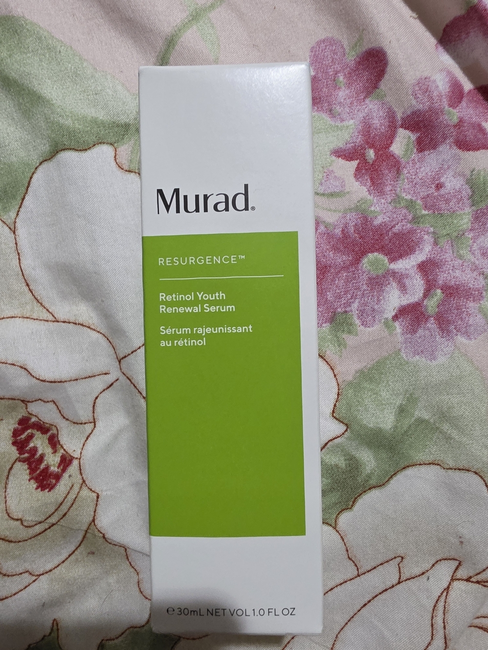 Murad Resurgence Retinol Youth Renewal Serum - Green and White